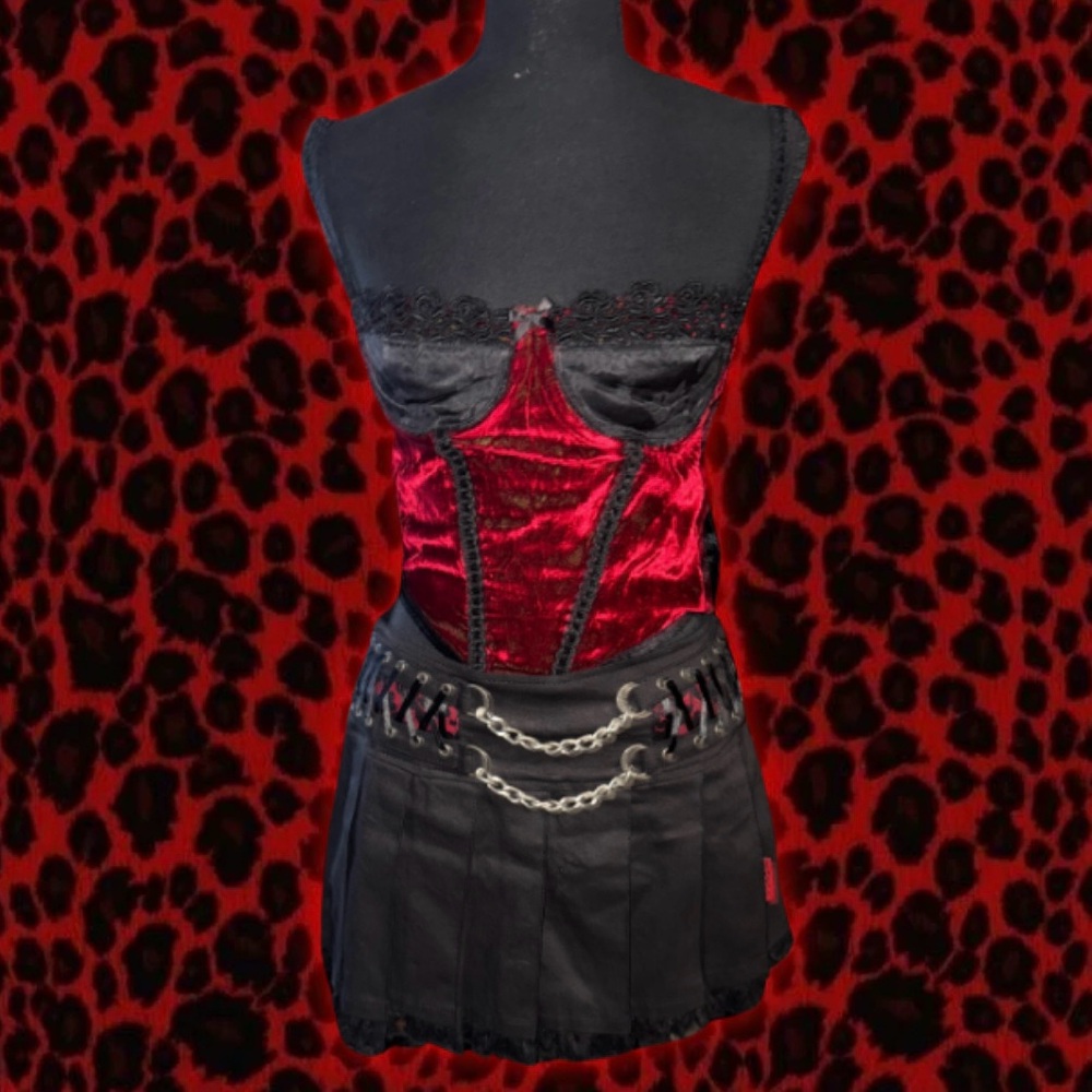 Vintage 90s mallgoth red velvet corset